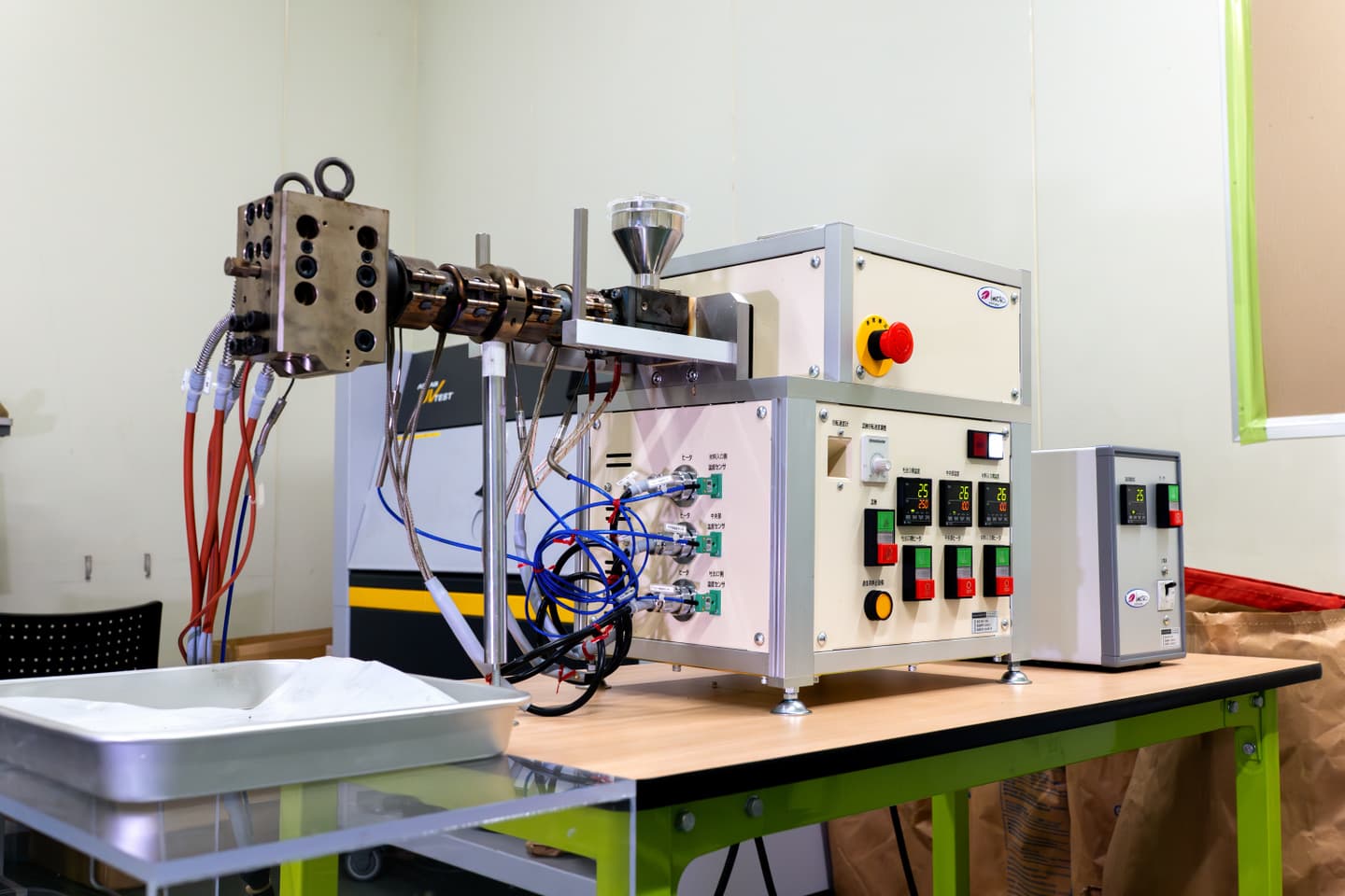 14mmφ単軸押出成形機